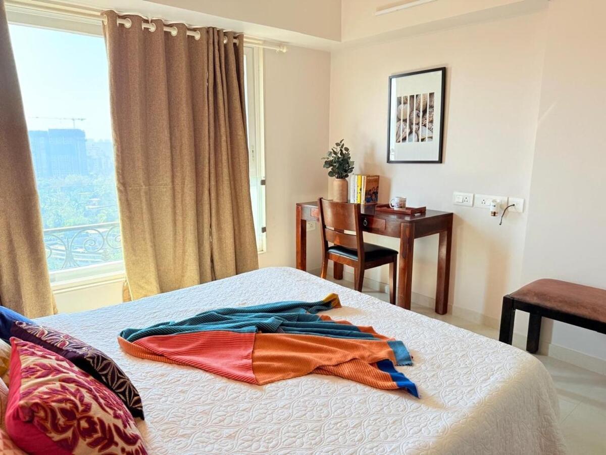 5 Star Luxury Pool, Gym Near Airport Bkc Apartament